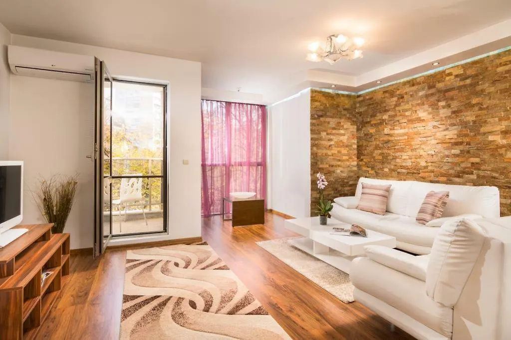 Nice And Cozy Flat In The Center Sofia Apartment